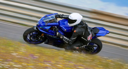 Essai Yamaha R7