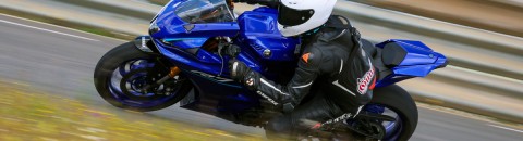 Yamaha R7