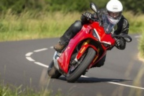 Essai pneus Pirelli Diablo Rosso IV