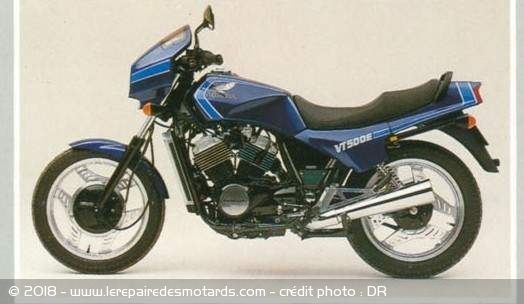 Définition : basique, Honda VT 500E