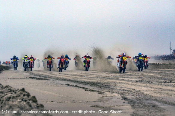 Malgré son nom, l'Enduropale est plus proche de la course d'endurance en MX que de la vraie épreuve d'enduro