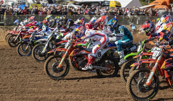 Définition : Motocross - Crédit photo : Ray Archer Définition : Motocross - Crédit photo : Ray Archer