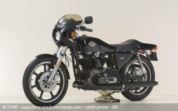Définition : sportive, Harley 1000 XLCR