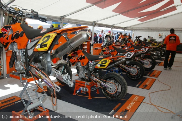 A l'origine, les supermot' étaient simplement des cross modifiés
