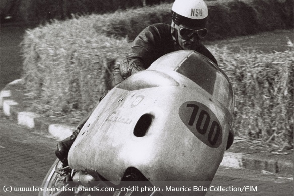 H.P. M&uuml;ller sur sa NSU 250 en 1955
