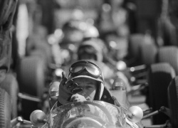 Pilote de légende : John Surtees (photo : DR)