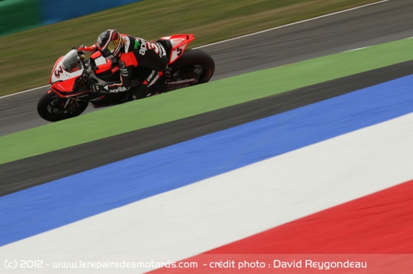Biaggi a décroché ses deux titres WSBK avec Aprilia