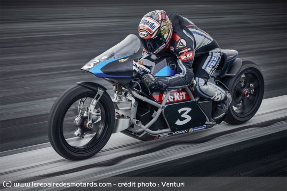 En 2020, Biaggi a atteint les 408 km/h sur la Voxan Wattman