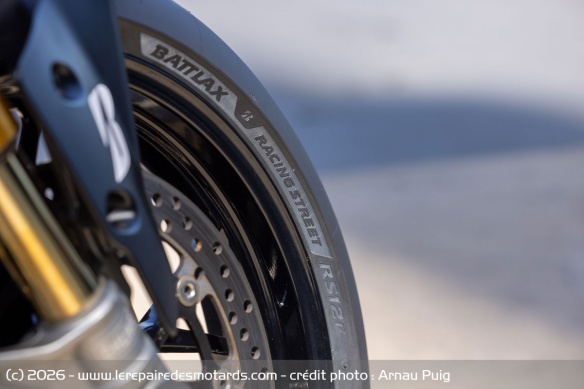 Le pneu Bridgestone Battlax Racing Street RS12