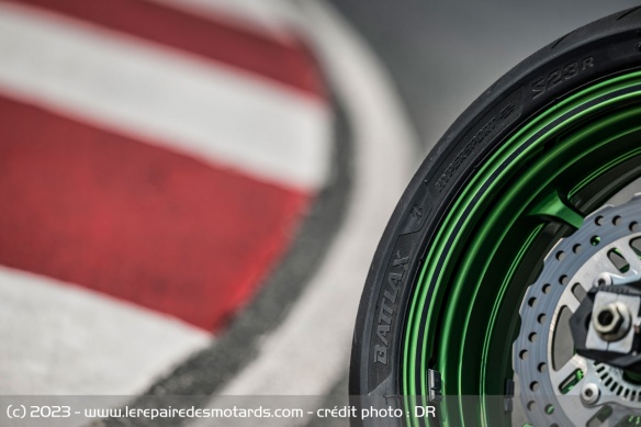 Le Bridgestone Battlax Hypersport S23