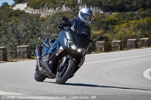 Essai pneu Bridgestone SC2Rain sur Yamaha TMax