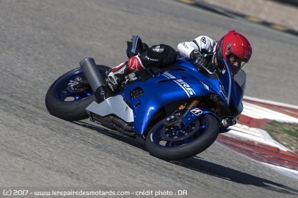Essai du Bridgestone R11 sur la Yamaha R6