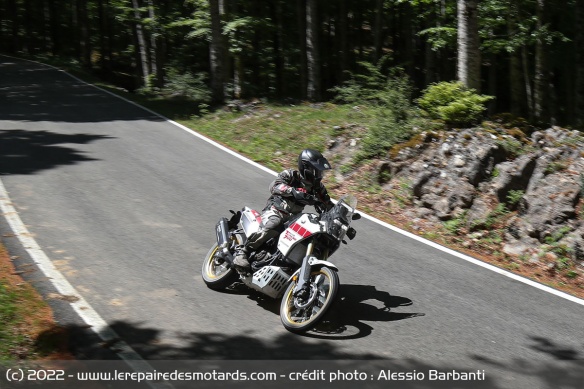 L'AT41 s'adapte très bien au comportement joueur de la Yamaha Ténéré 700 Rally