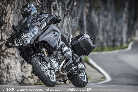 BMW RT chaussée en Metzeler Roadtec 01