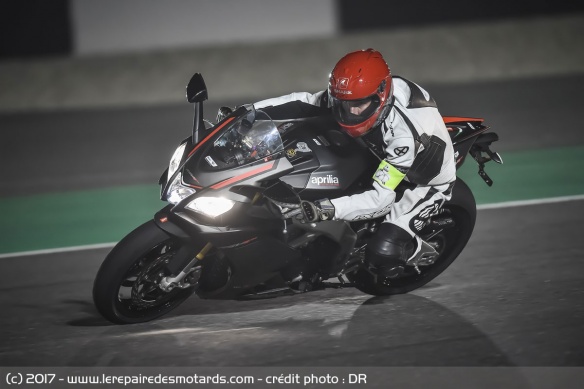 Essai du pneu Michelin Power RS sur une Aprilia RSV4 RR