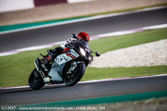 Essai du pneu Michelin Power RS sur la BMW S1000RR