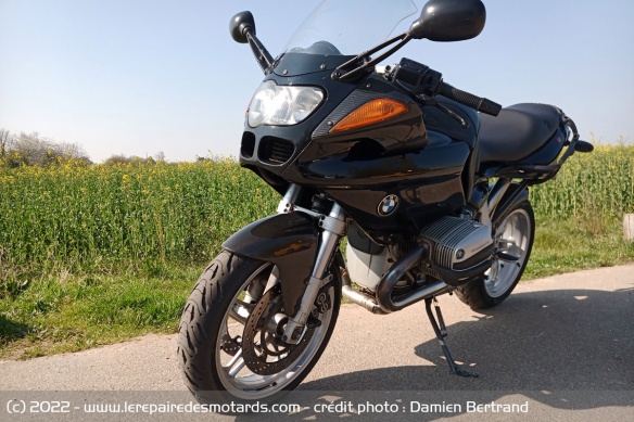 Notre BMW R1100S chaussée des Michelin Road 6