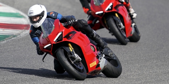 Essai pneu Pirelli Diablo Rosso IV Corsa