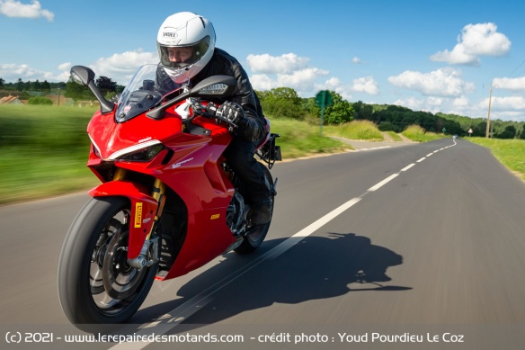 Pirelli Diablo Rosso IV