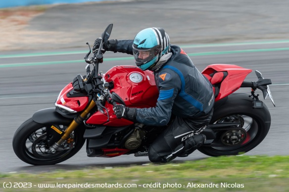 Essai du Pirelli Diablo Supercorsa V4 SP sur circuit