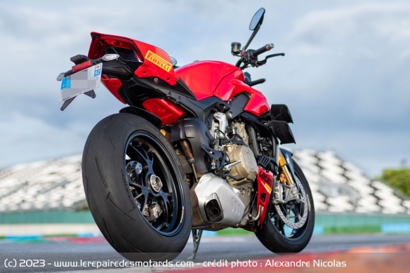 Le pneumatique Pirelli Diablo Supercorsa V4 SP