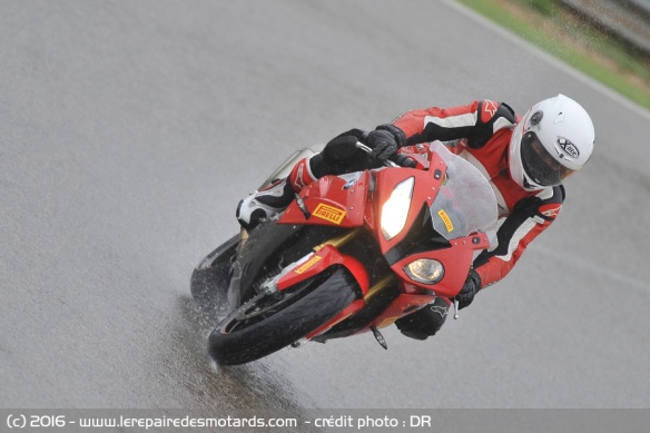 Pneu Pirelli Diablo Rosso III sur piste
