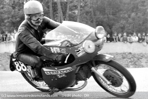 Costeux sur l'Aermacchi 350 au Bol d'Or