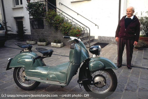 Lino Tonti et son scooter Dama