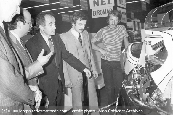 Claude Fior (à droite) lors de la présentation de la Siccardi en 1981