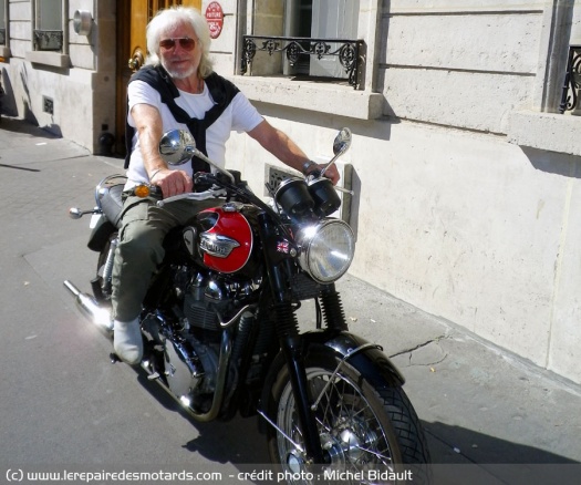 Hugues et la moto, une vieille histoire d'amour. Prochain objectif : le sidecar !