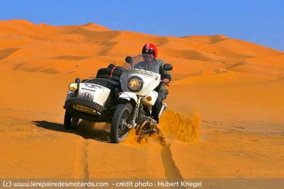 Side car à la plage au Maroc