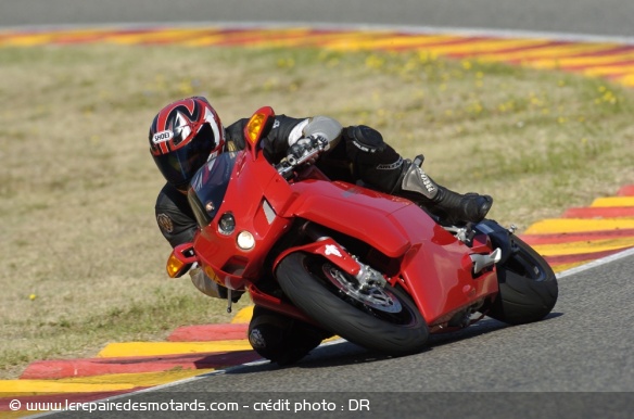 Récit : en 999 au Mugello, juste avant de faire un high side