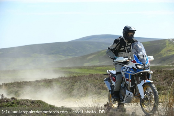 En Africa Twin sur les Green Lanes