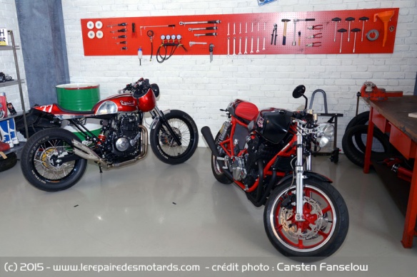 Deux préparations signées des employés de Louis sur bases de Honda Dominator et Seven-Fifty