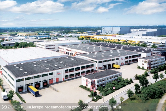 Investit dès 1991 par Louis, le centre logistique offre aujourd'hui une superficie de 42.000 m²