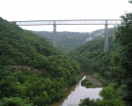 Le viaduc des Fades enjambant la Sioule