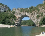 Entre dans les gorges par le Pont d'Arc (c) Palickap