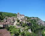 Vue sur le village de Saint-Cirq-Lapopie (c) Ad de Roij