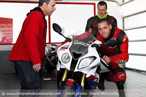 Position sur la moto en statique