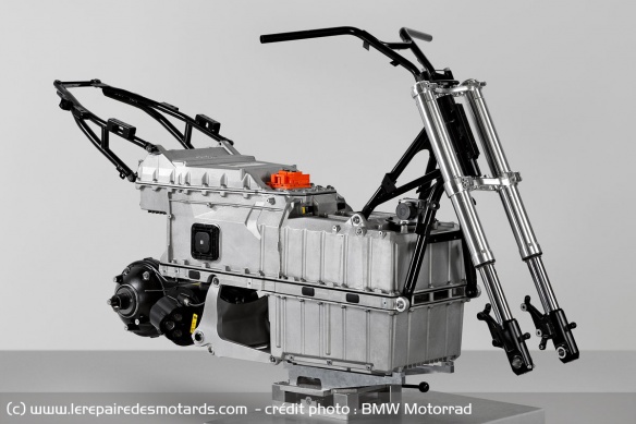 Le lithium-ion adapté au 2-roues, ici avec le BMW C Evolution Le lithium-ion adapté au 2-roues, ici avec le BMW C Evolution