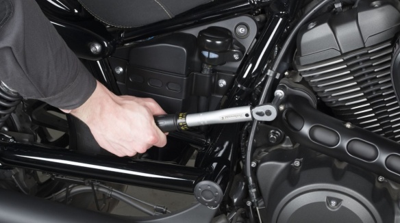 La clé dynamométrique est indispensable pour serrer