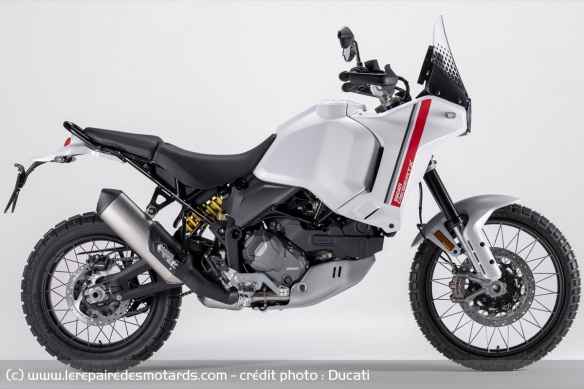 Ducati DesertX 2022