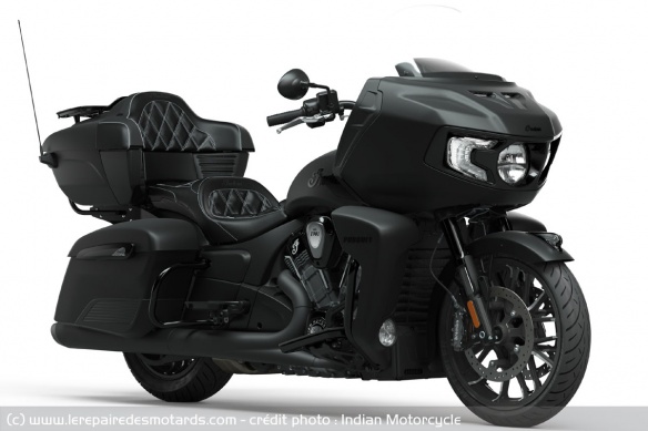 Indian Pursuit Dark Horse 2022