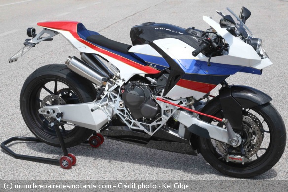 Vyrus 986 M2 Strada
