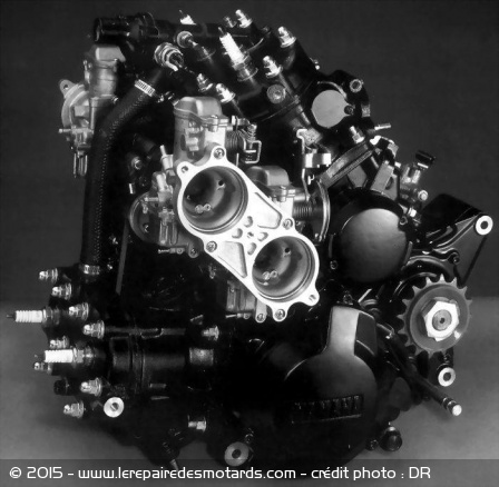 Le V4 de la Yamaha RZV 500 R Le V4 de la Yamaha RZV 500 R
