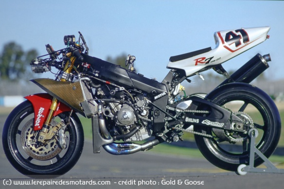 Yamaha YZF-R7 OW02