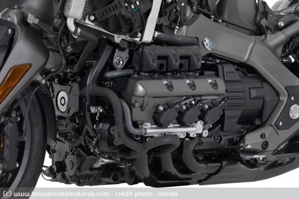 Le 6 cylindres à plat de la Honda GoldWing