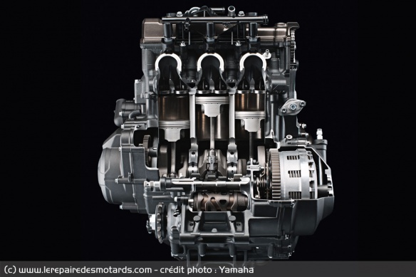 Le trois cylindres en ligne de la Yamaha MT-09