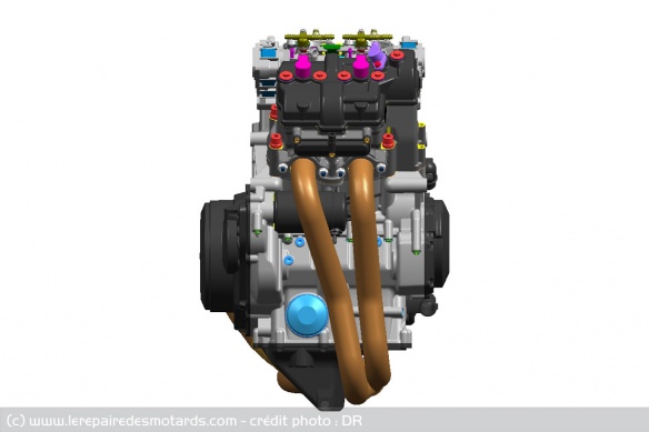 Illustration de l'étroitesse du V4 (ici toujours l'Aprilia). S'agissant de machines capables de dépasser 300 km/h, c'est un argument de la plus haute importance.