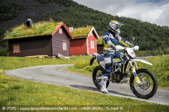 Husqvarna 701 Enduro - Suédoise moyenne cylindrée Husqvarna 701 Enduro - Suédoise moyenne cylindrée
